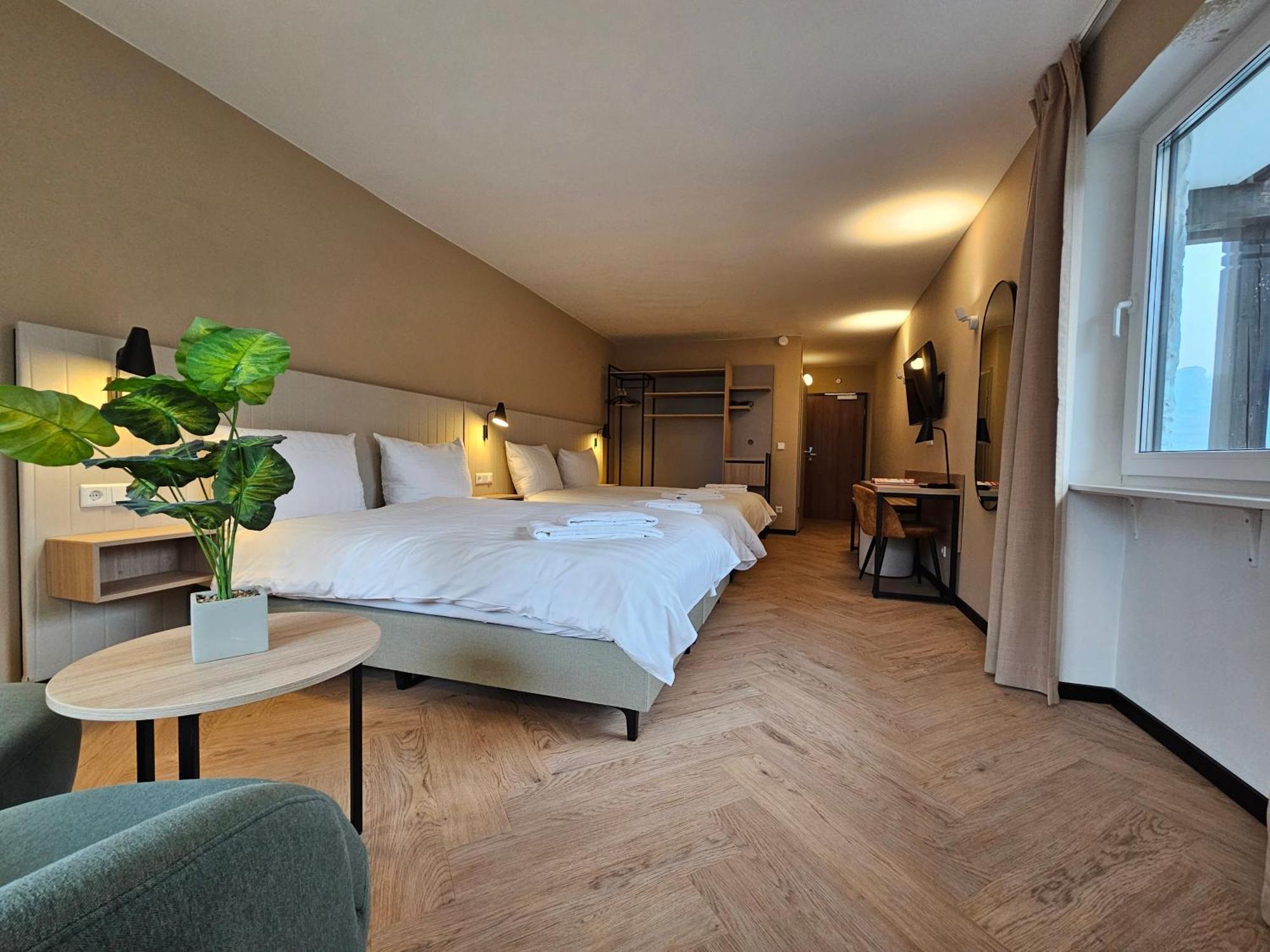 May Hotel Майшос Экстерьер фото