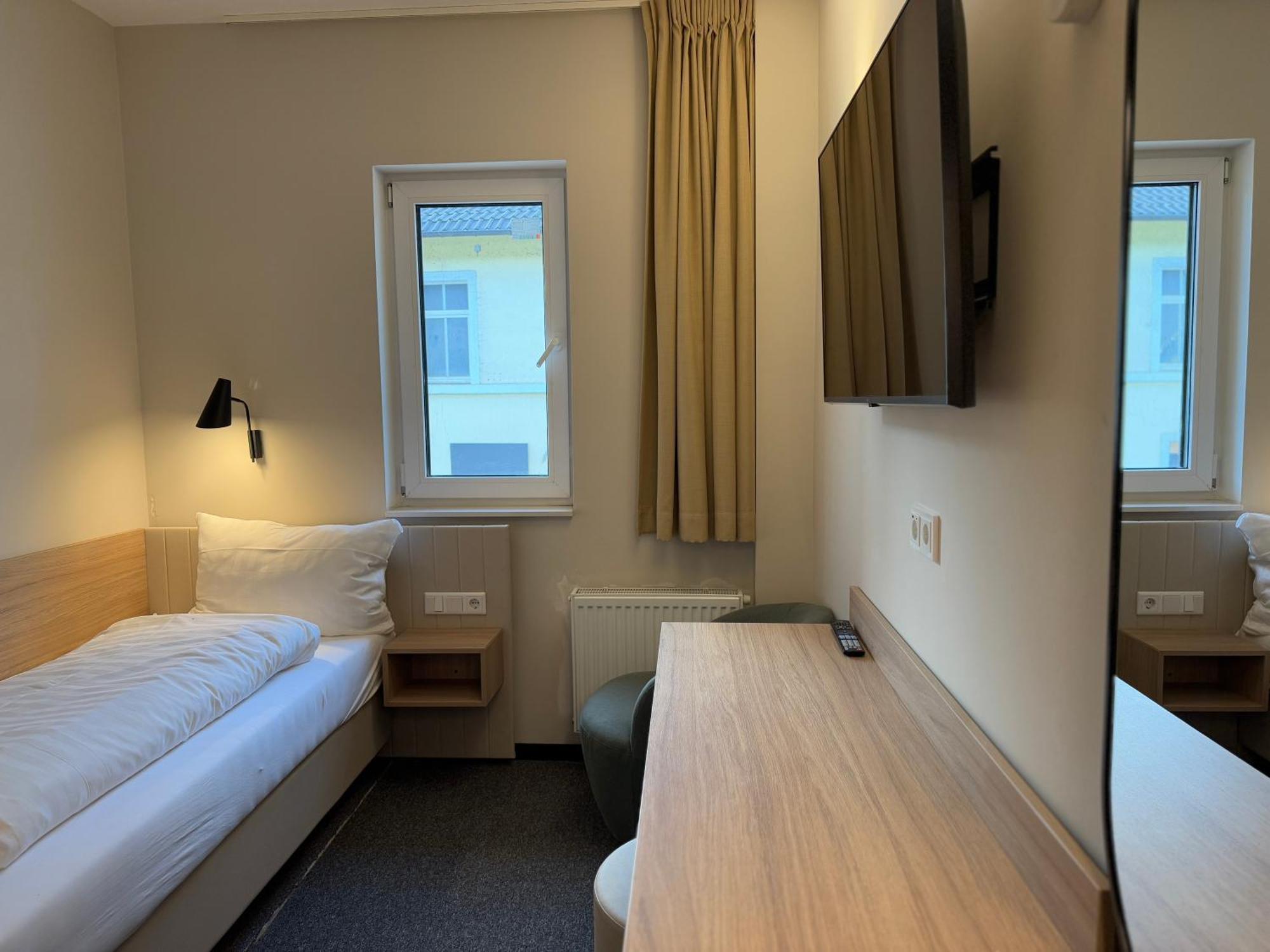 May Hotel Майшос Экстерьер фото